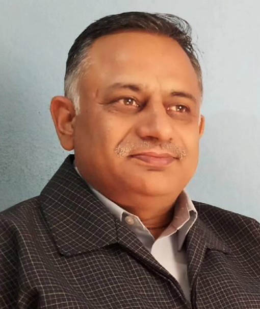 Adviser Ragu Mainali jaurnalism - Copy